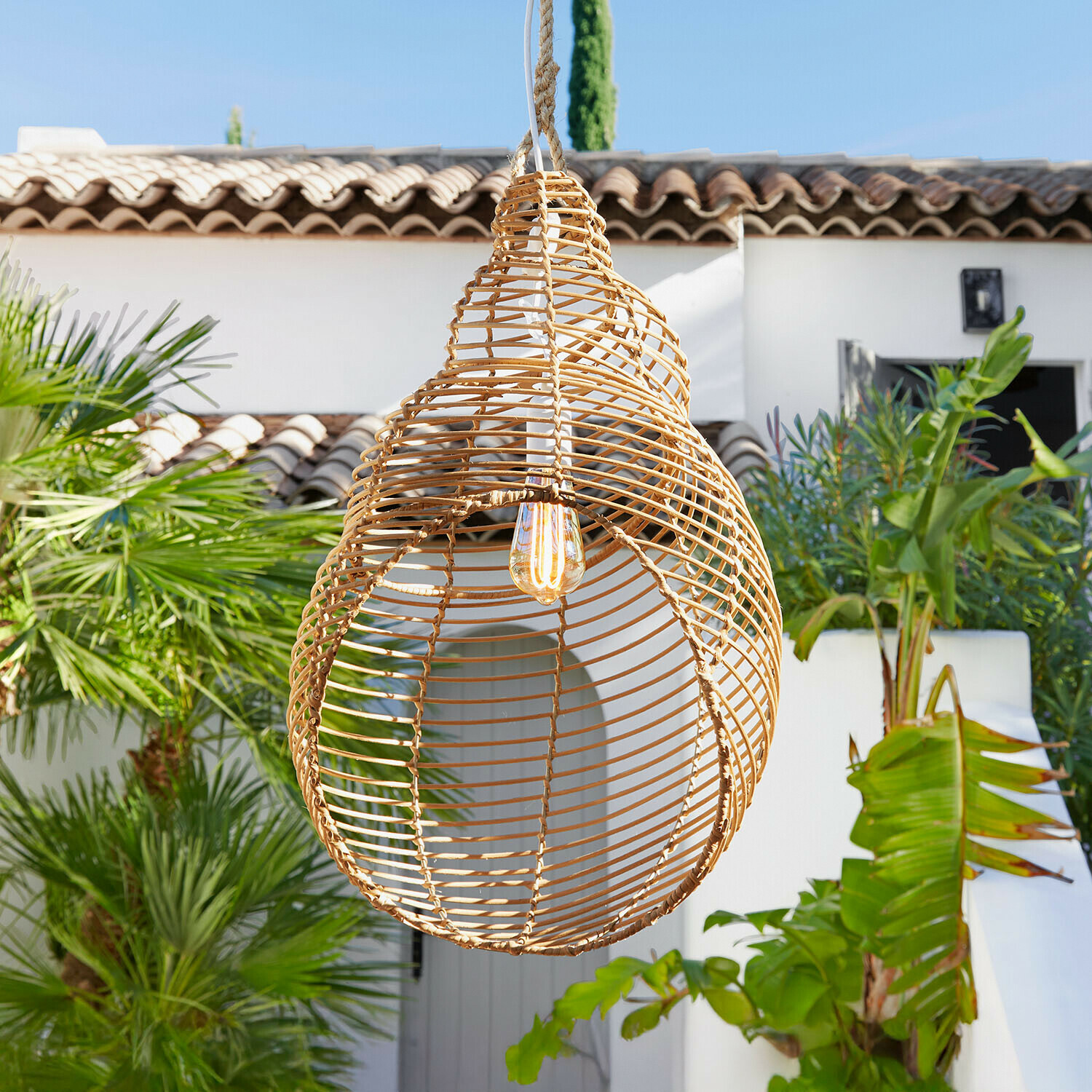 Abat-jour Zolaira Suspension en rotin naturel pour extérieur avec ampoule LED, lampe décorative pour jardin ou terrasse