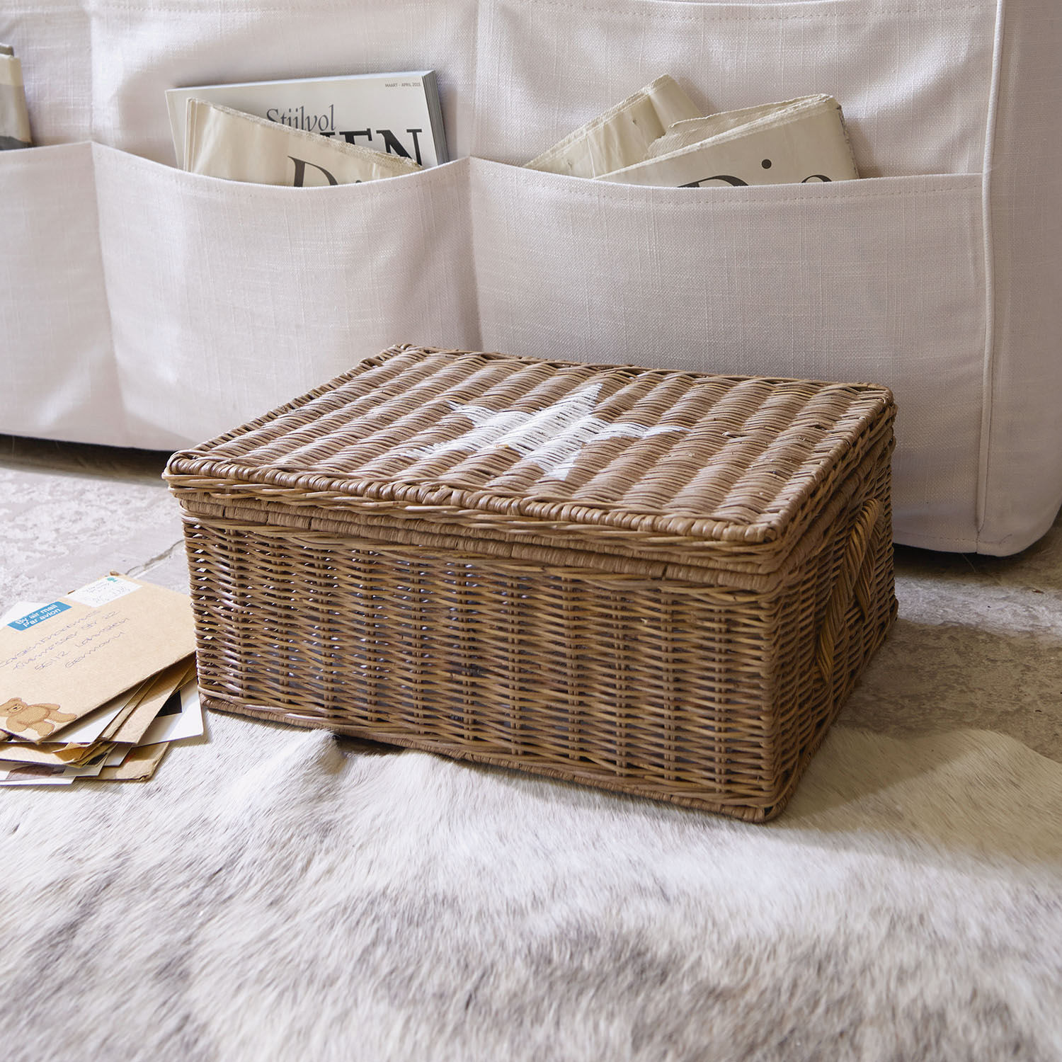 Boîte Carcans Panier en osier marron avec couvercle, rangement pratique en matériau naturel pour la maison