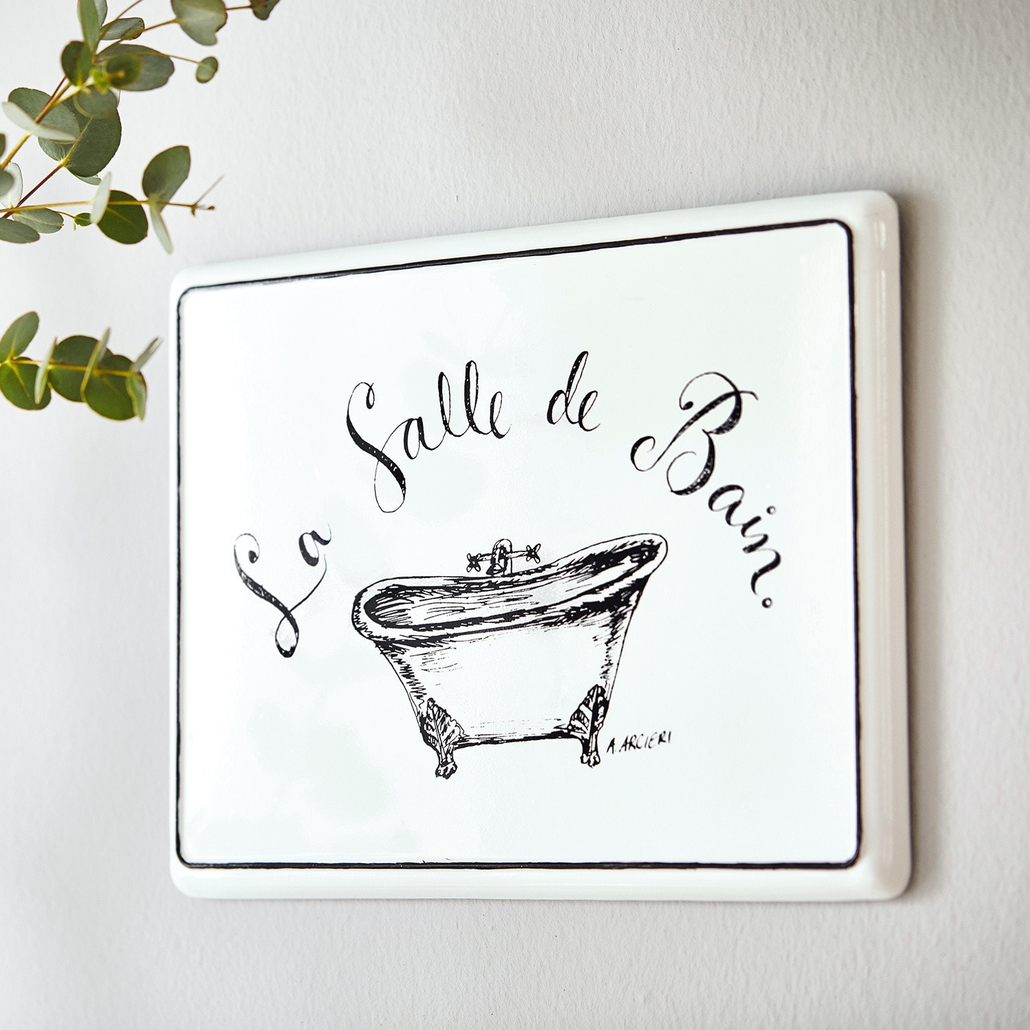 Plaque décorative La salle de bain Plaque murale en céramique blanche avec inscription noire La Salle de Bain et dessin de baignoire