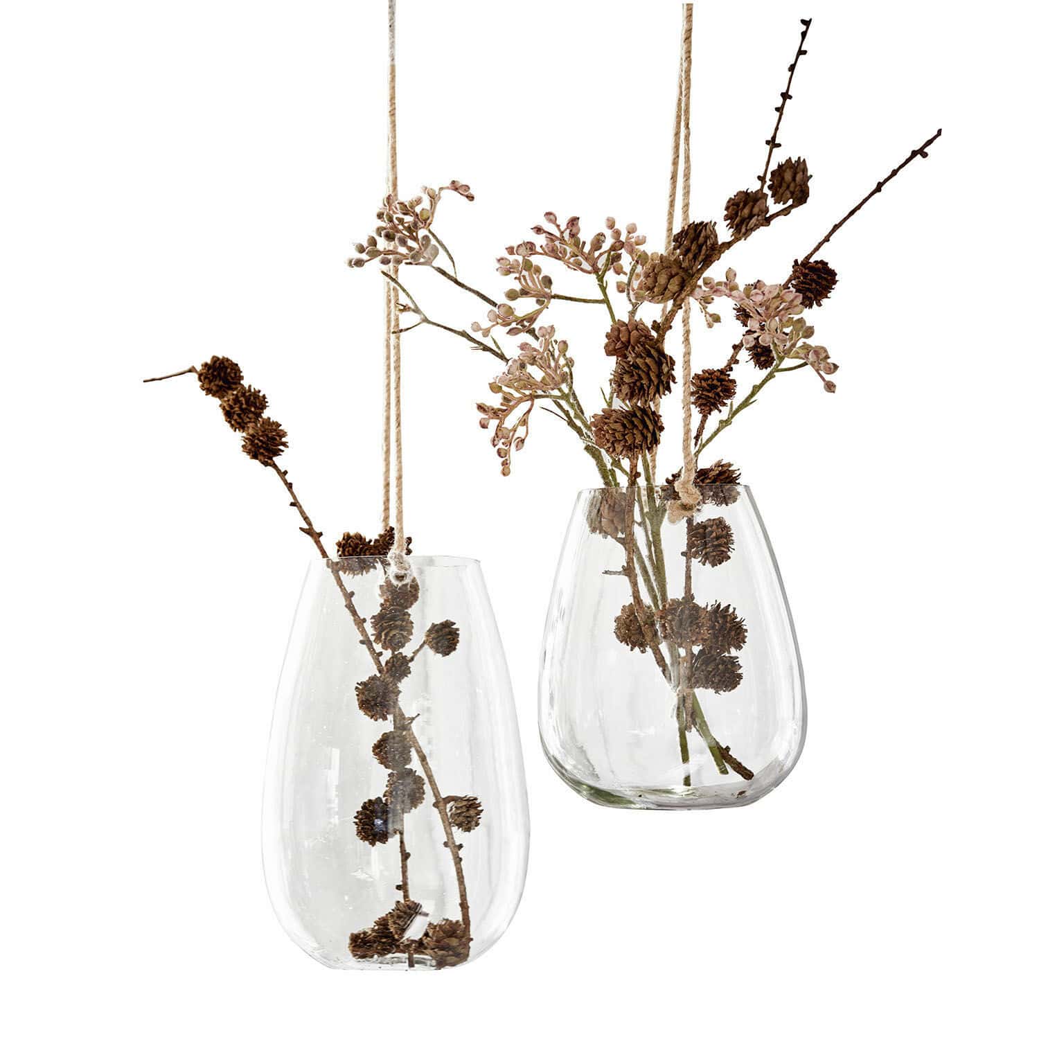 Lot de 2 photophores à suspendre Mylla Ensemble de deux vases suspendus en verre transparent avec branches naturelles et corde décorative