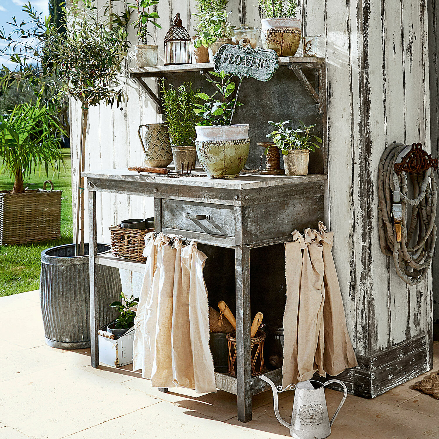 Table de rempotage Ansas