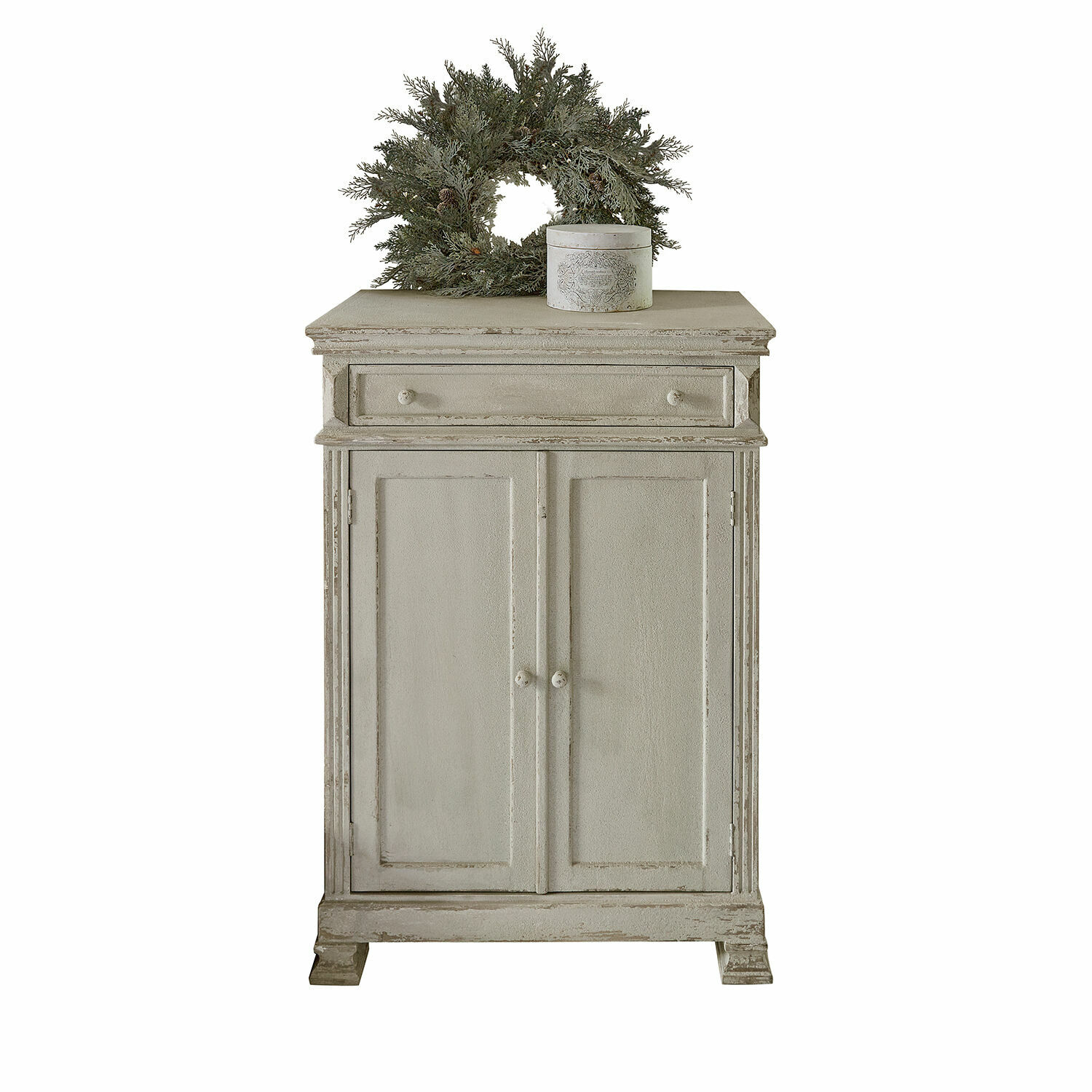 Commode Héloinette Commode grise en bois avec tiroir et portes, décorée d'une couronne verte et d'une boîte