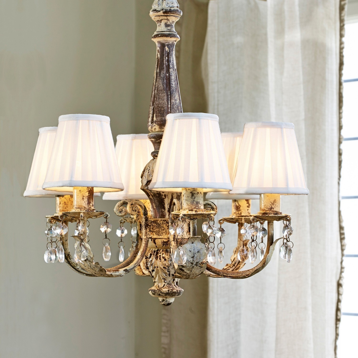Lustre Poubeau