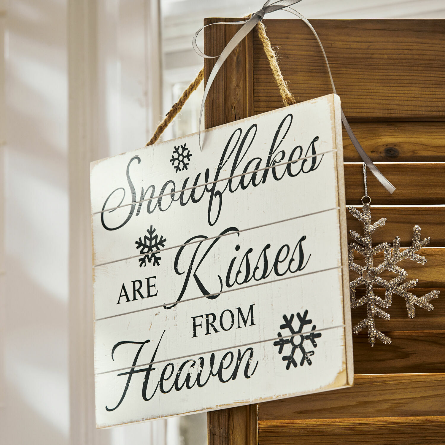 Plaque décorative Snowflakes Décoration murale en bois avec inscription Snowflakes are Kisses from Heaven style rustique