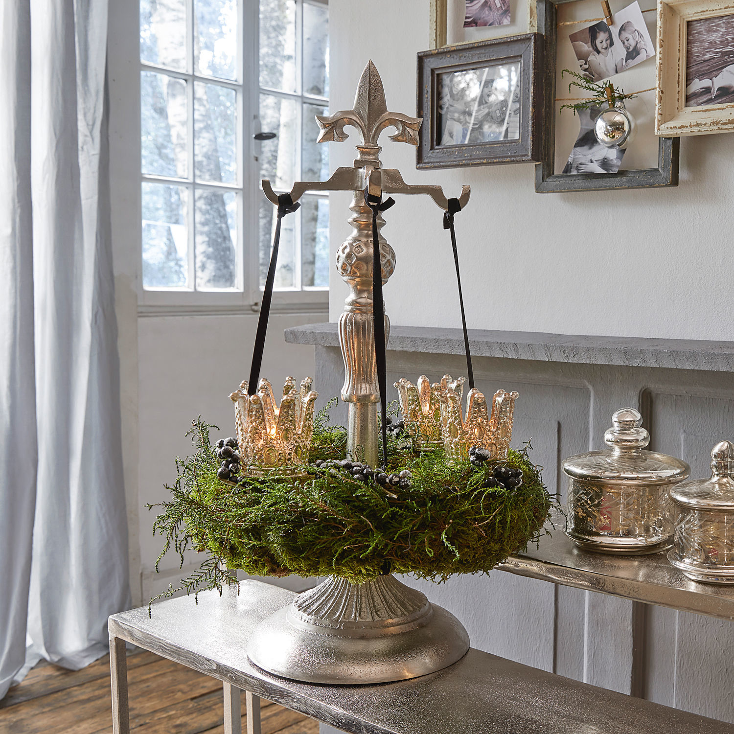 Support pour couronne Edmond Bougeoir décoratif en métal avec couronne verte et bougies en forme de couronne pour décoration intérieure