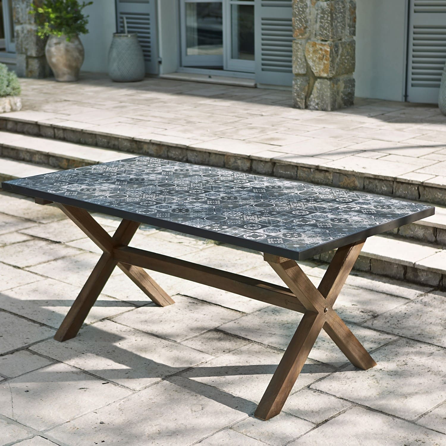 Table Byron