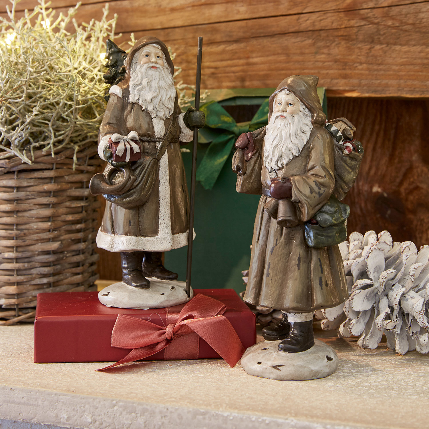 Lot de 2 figurines de Père Noël Filain
