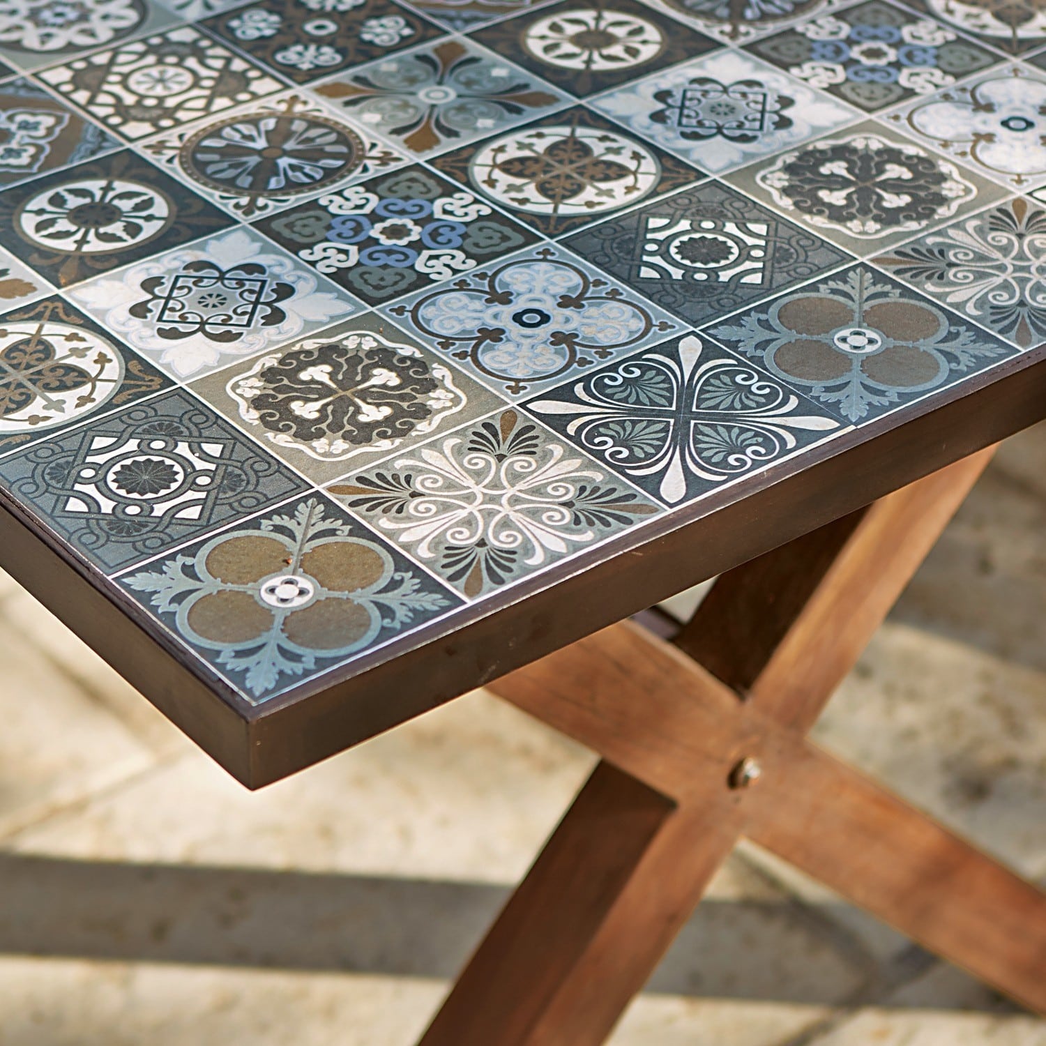 Table Byron