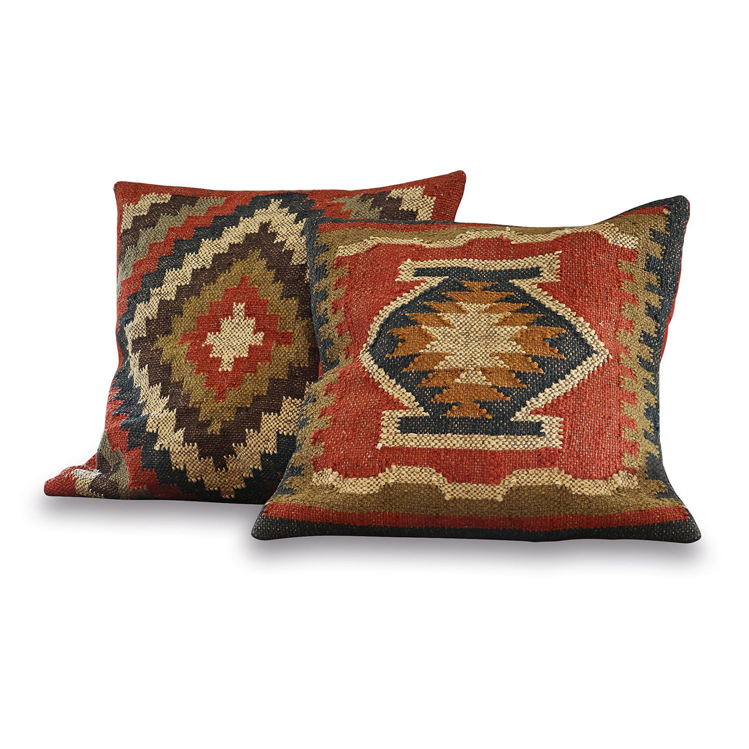Lot de 2 housses de coussins Dailies Deux coussins décoratifs en tissu avec motifs géométriques dans des tons chauds de rouge et marron
