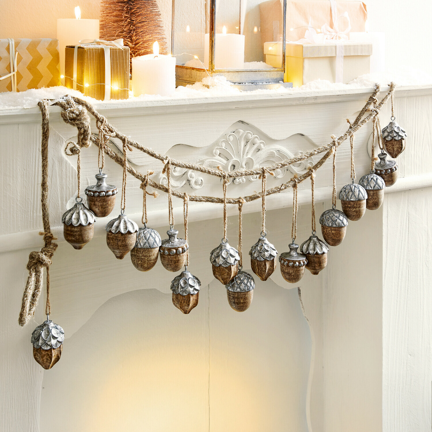 Guirlande Morneau Guirlande de glands en bois et métal naturel suspendue à la cheminée, décoration de Noël rustique