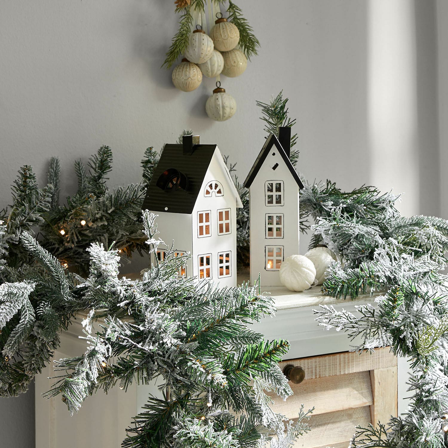 2 lanternes maisonnettes Gunar