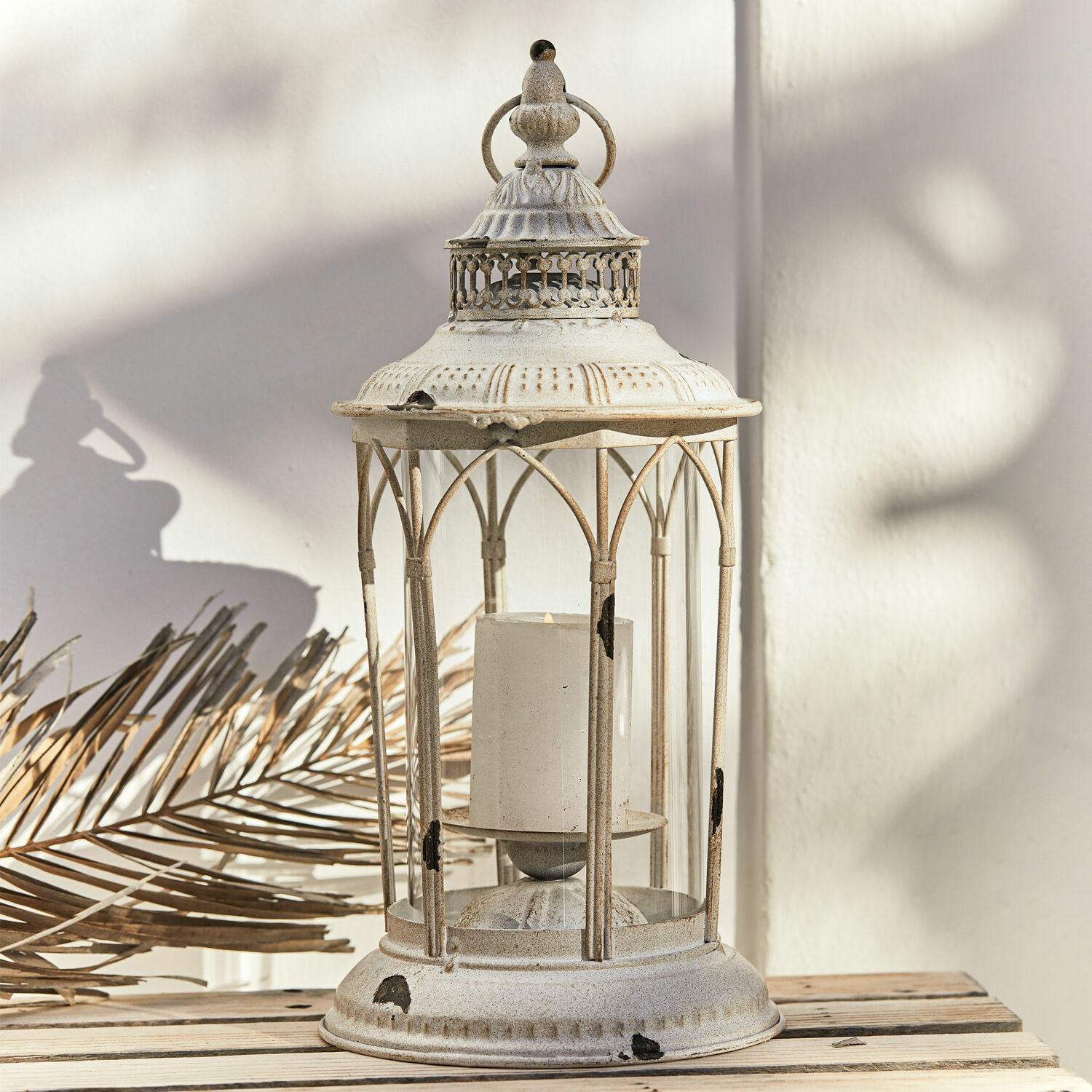 Lanterne Lanao Lanterne décorative en métal blanc style vintage avec bougie, accessoire pour intérieur et jardin