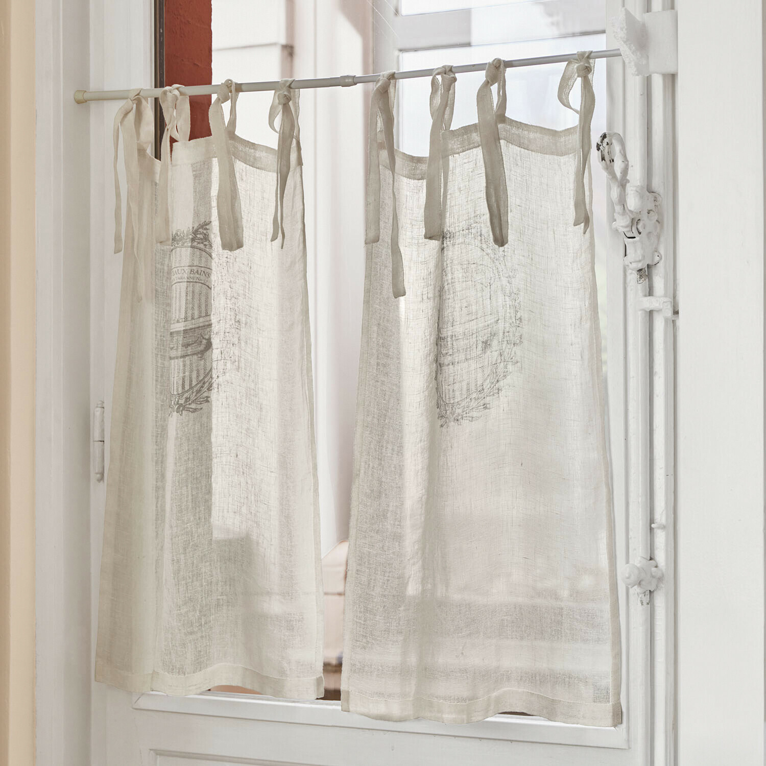 Brise-bise Isorelle Rideau beige en lin léger avec liens noués, motif décoratif, parfait pour cuisine ou porte