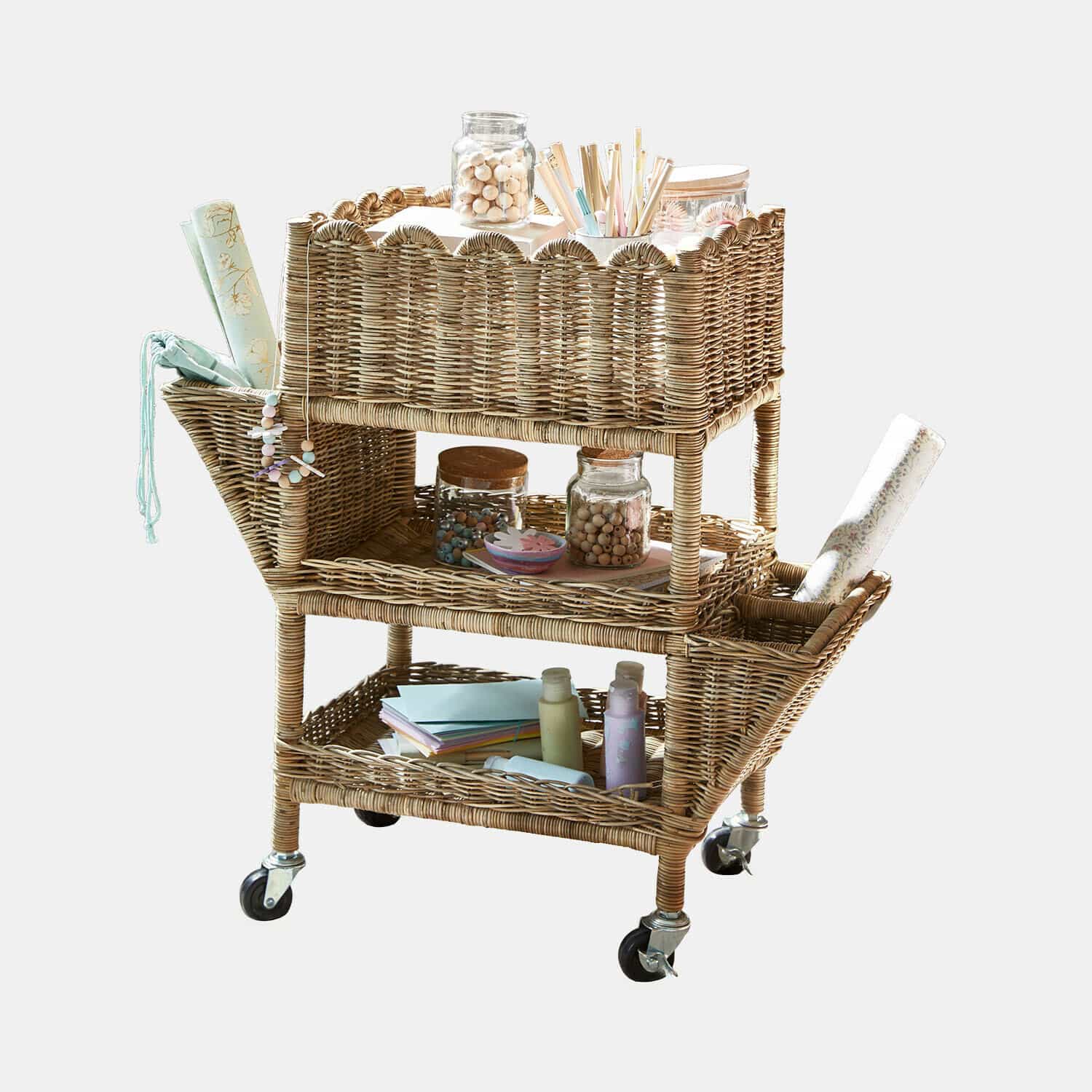 Chariot de bricolage pour enfant Sannilo Chariot en rotin à roulettes avec trois étagères et compartiments latéraux pour rangement d’articles de bureau