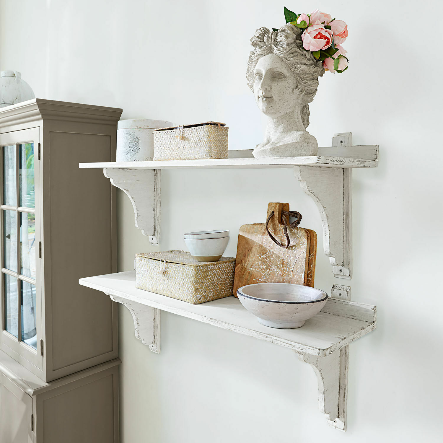 Lot de 2 étagères murales Yvelique Étagères murales blanches en bois avec tête sculptée décorative et accessoires de cuisine vintage