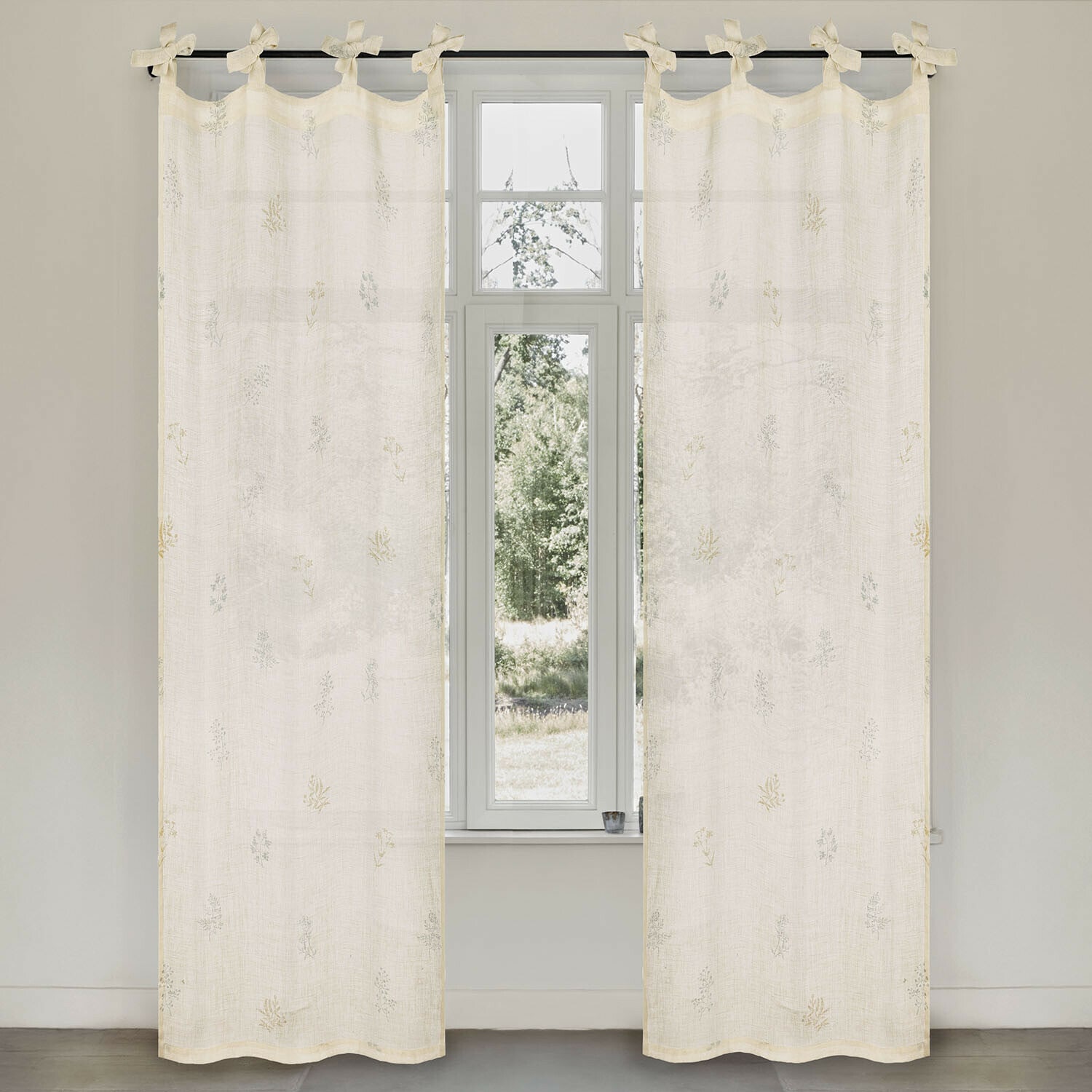 Rideau Hazelwick Rideaux beiges légers avec motif floral discret, tissu translucide pour décoration de fenêtre élégante
