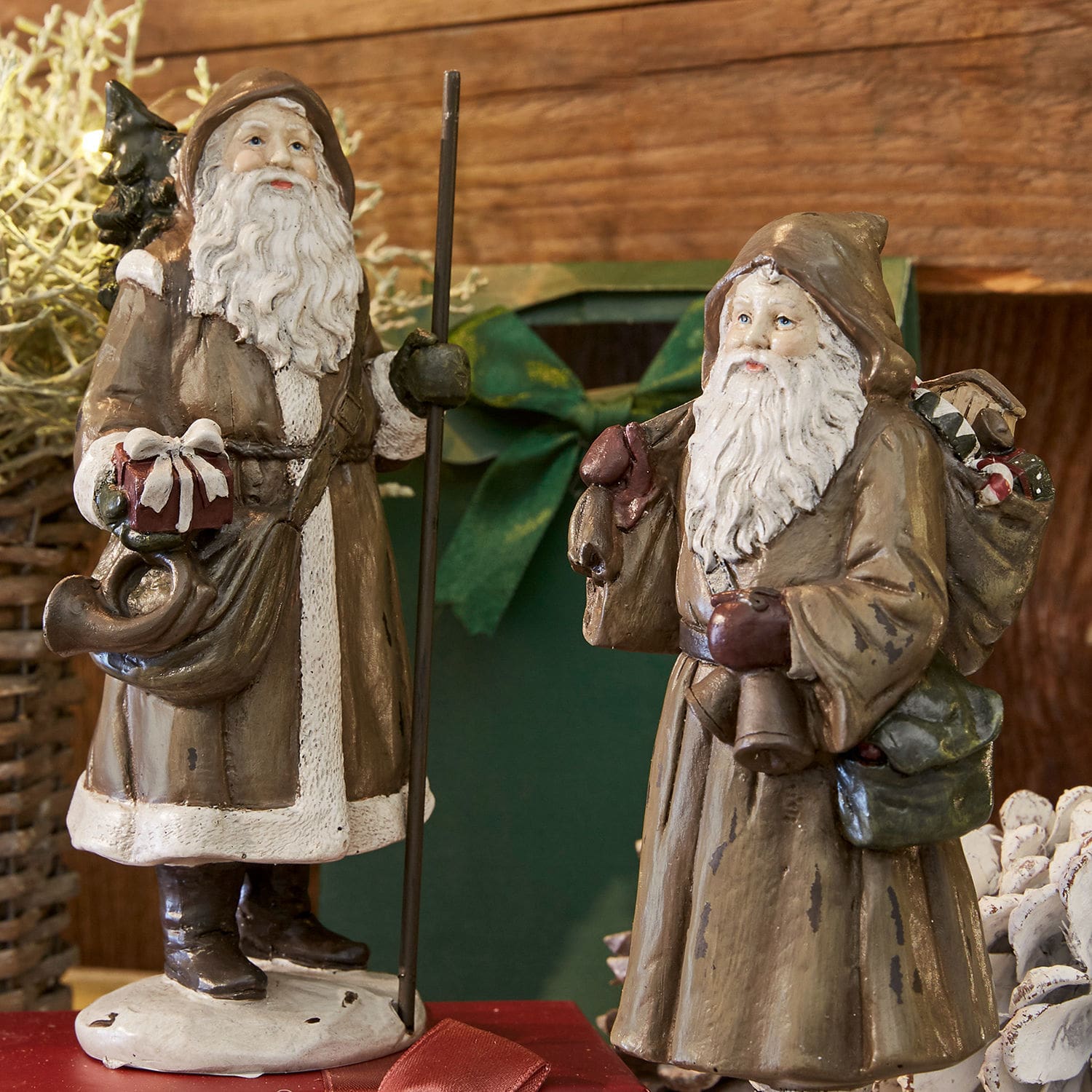 Lot de 2 figurines de Père Noël Filain