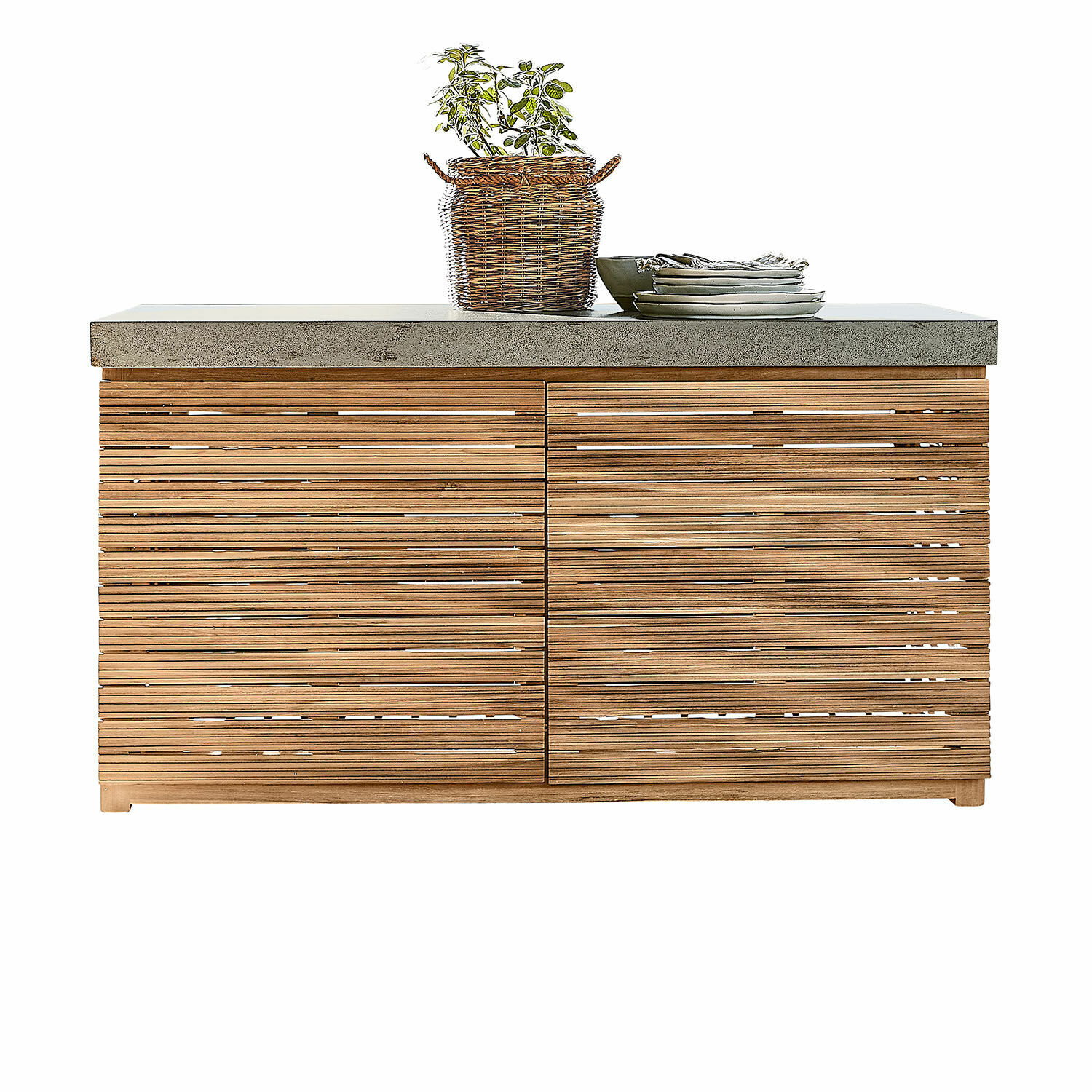 Vaisselier d'extérieur 100 % FSC® Venzone Buffet en bois avec plateau en béton, panier décoratif et vaisselle empilée dessus