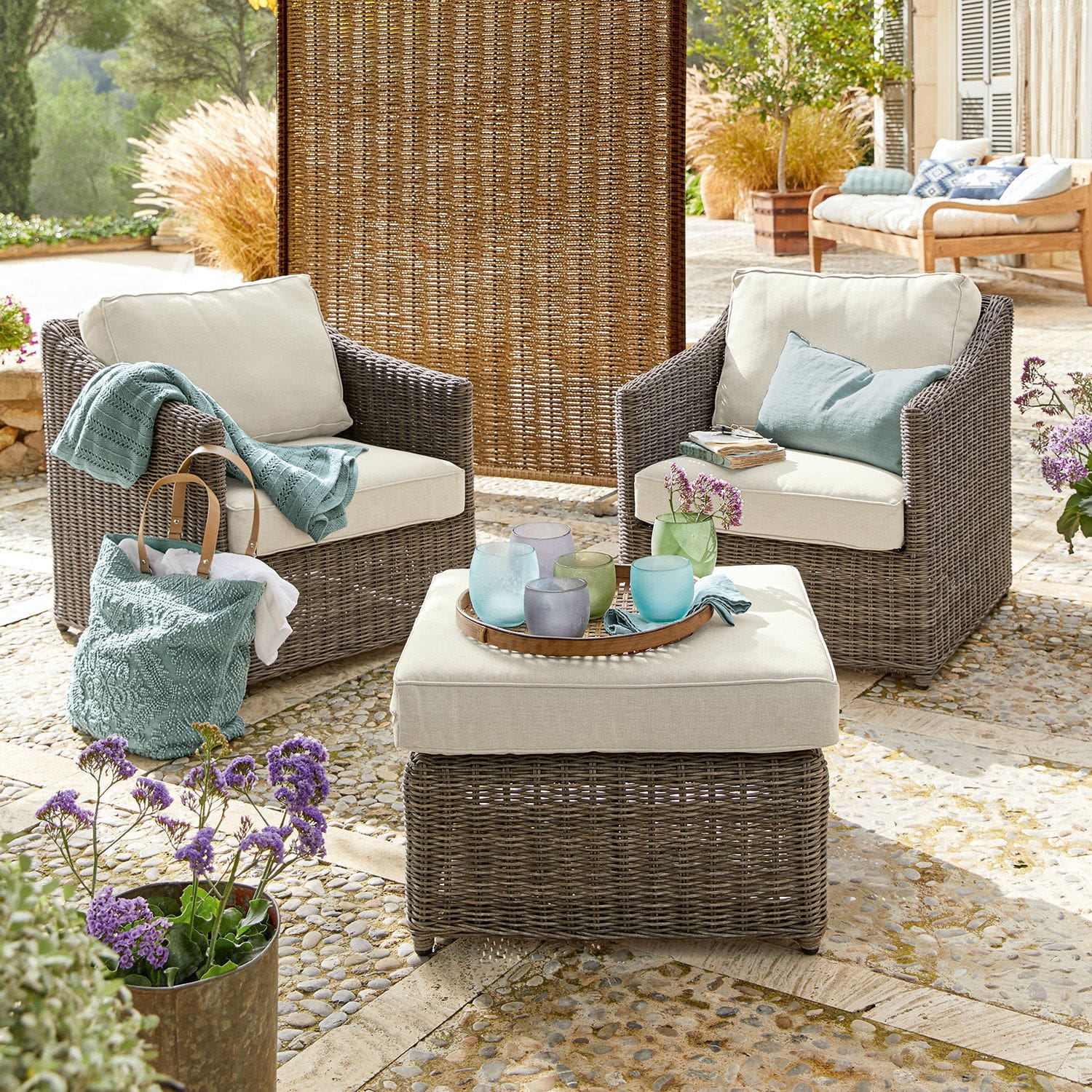 Fauteuils et pouf Creakshire