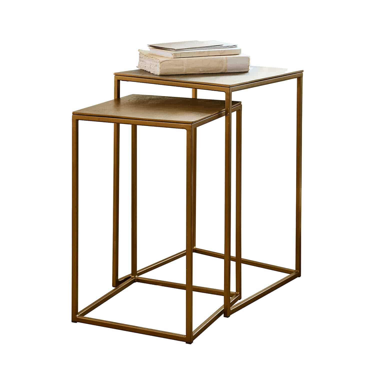 Lot de 2 tables d'appoint Olvenzo Ensemble de deux tables d'appoint en métal couleur laiton avec des livres sur la table supérieure