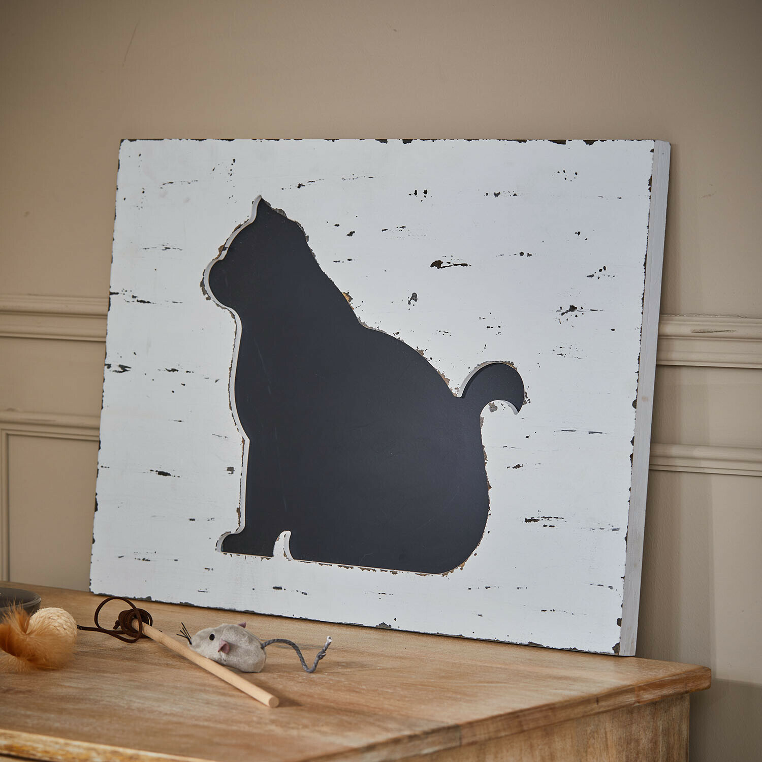 Ardoise Viviennea Panneau en bois avec silhouette noire de chat sur fond blanc vieilli, décoration murale vintage