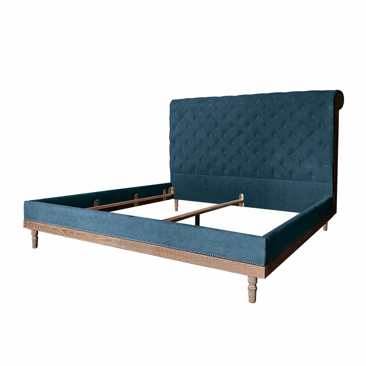 Lit tapissé bleu avec tête de lit capitonnée et cadre en bois, design vintage élégant
