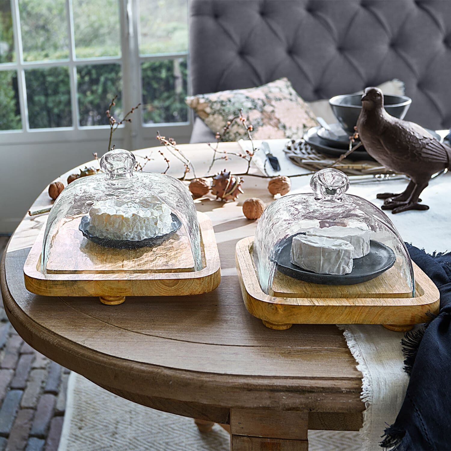 Lot de 2 cloches en verre avec leur plateau Bellavario