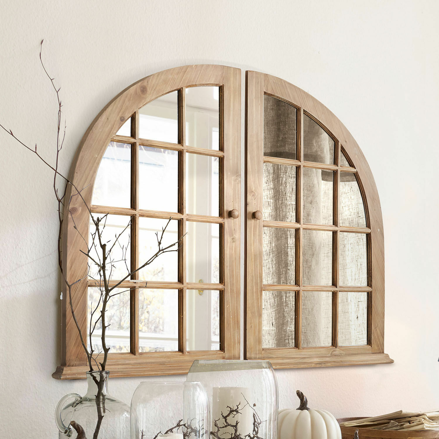 Miroir Yelvino Miroir mural en bois en forme d'arche avec portes doubles et vitres décoratives
