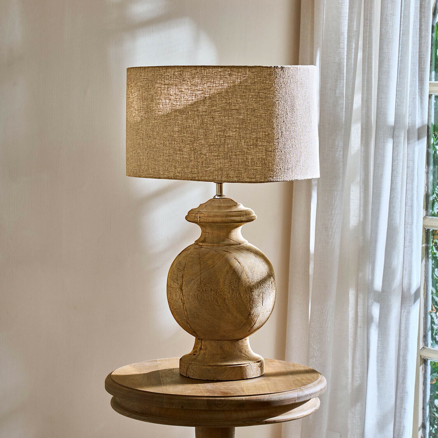 Lampe à poser Everholt Lampe de table avec base en bois et abat-jour beige, décoration intérieure en matériaux naturels