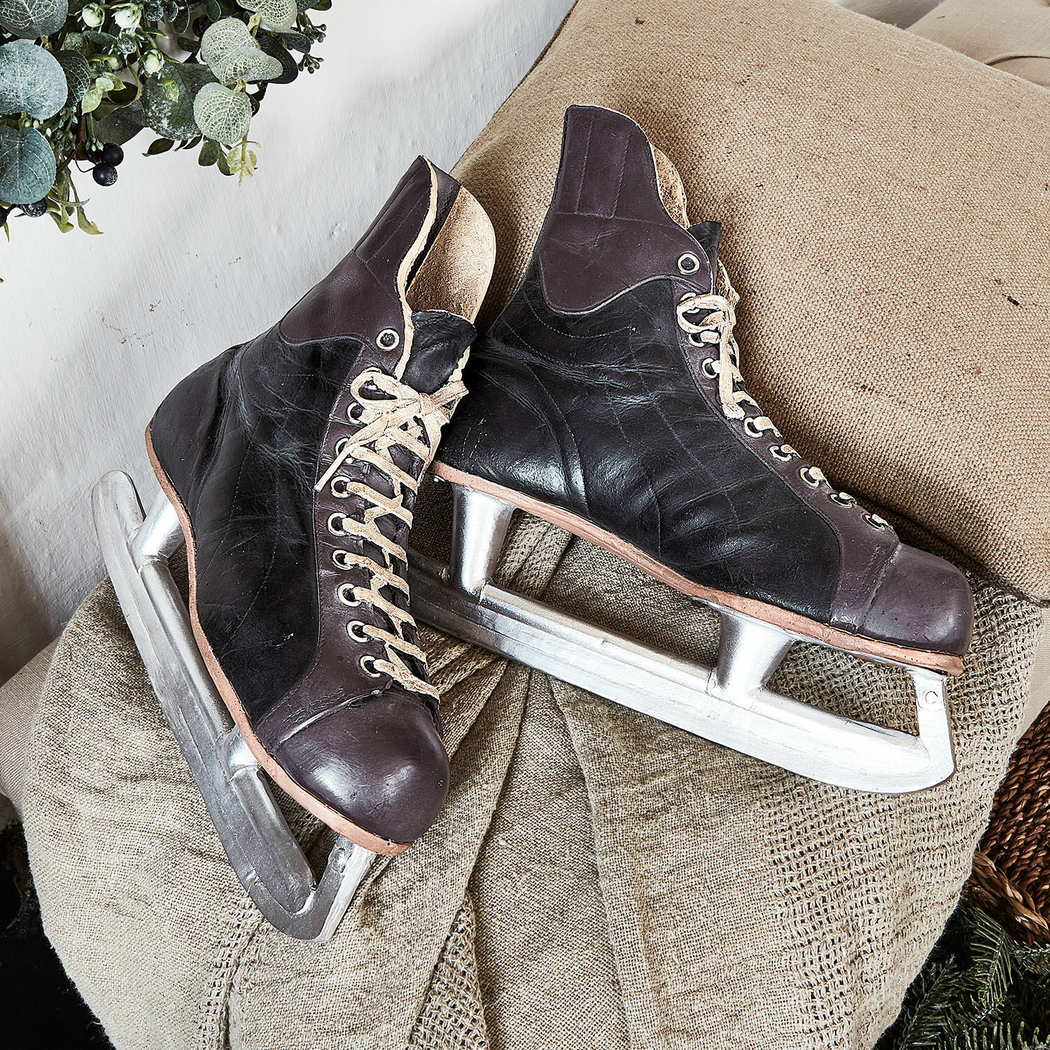 Lot de 2 patins à glace décoratifs Lance