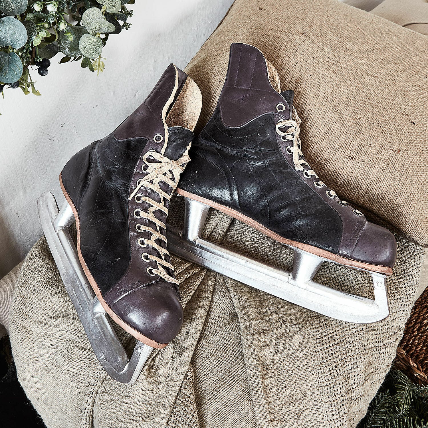 Lot de 2 patins à glace décoratifs Lance