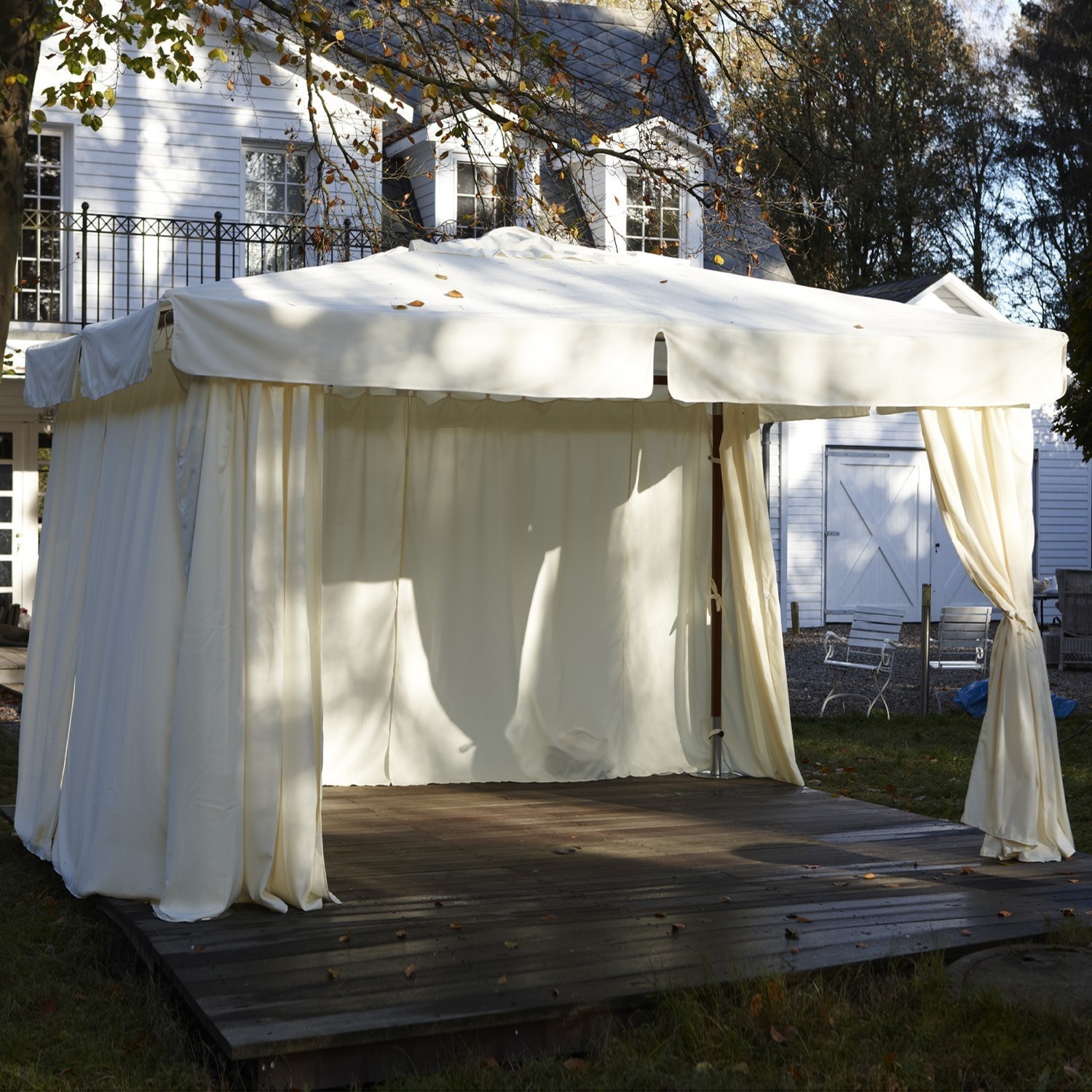 Tonnelle Lexington Park