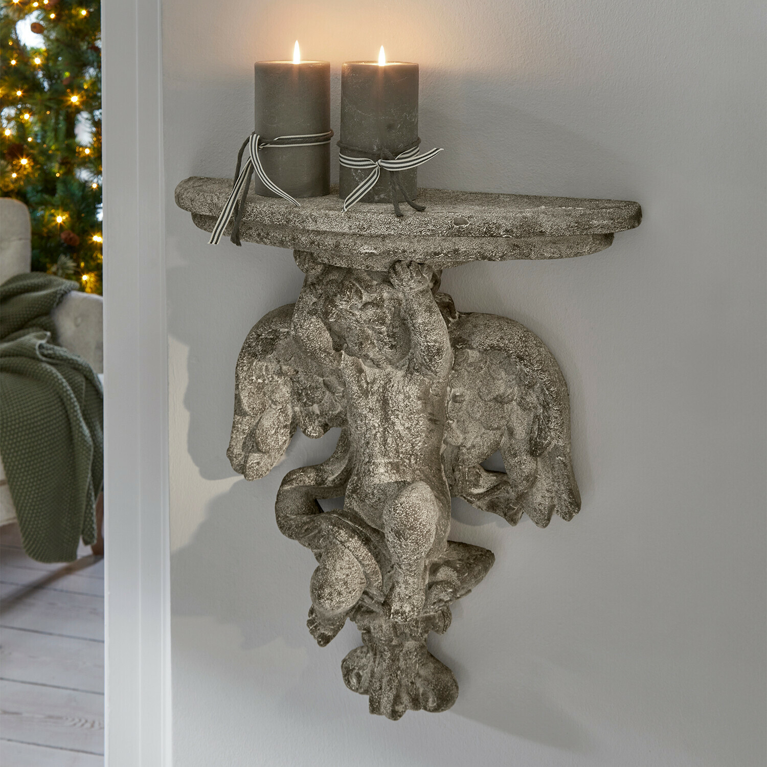 Étagère murale Deronza Console murale en pierre grise avec ange sculpté et deux bougies grises, décoration intérieure