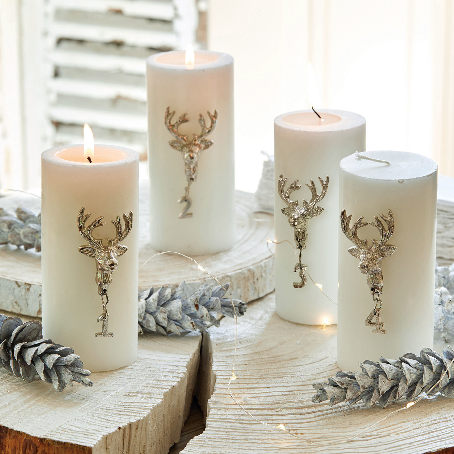Lot de 4 pin’s décoratifs Charre