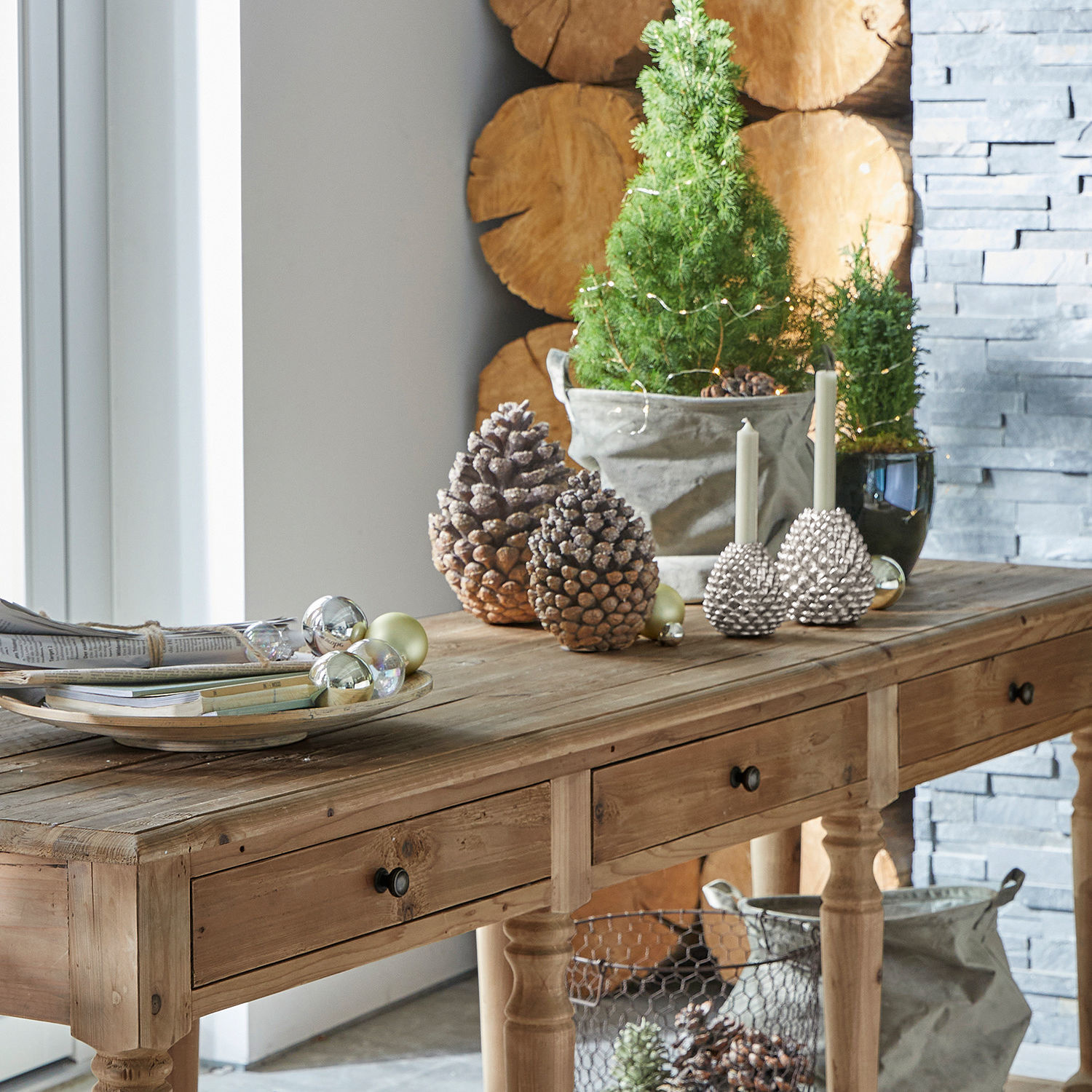 Lot de 2 pommes de pin décoratives Nalla