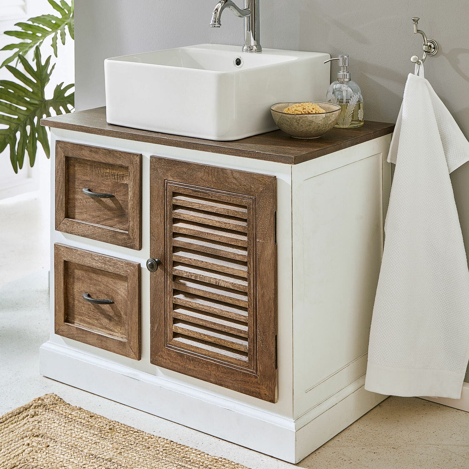 Meuble sous lavabo décor bois et cannage naturel Meuble sous lavabo décor bois et cannage naturel