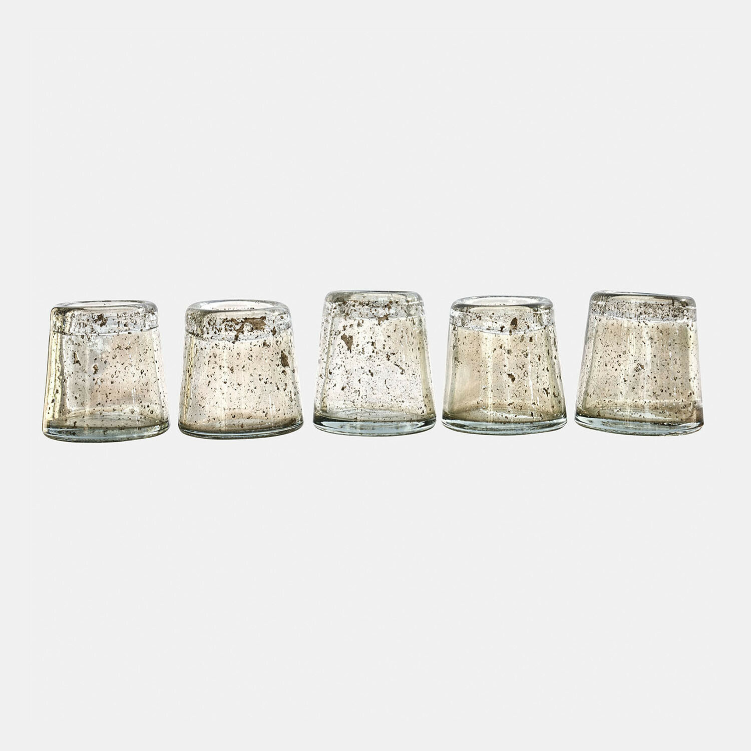 Lot de 5 photophores Novalio Ensemble de cinq verres en verre transparent vieilli retournés, décoration intérieure élégante