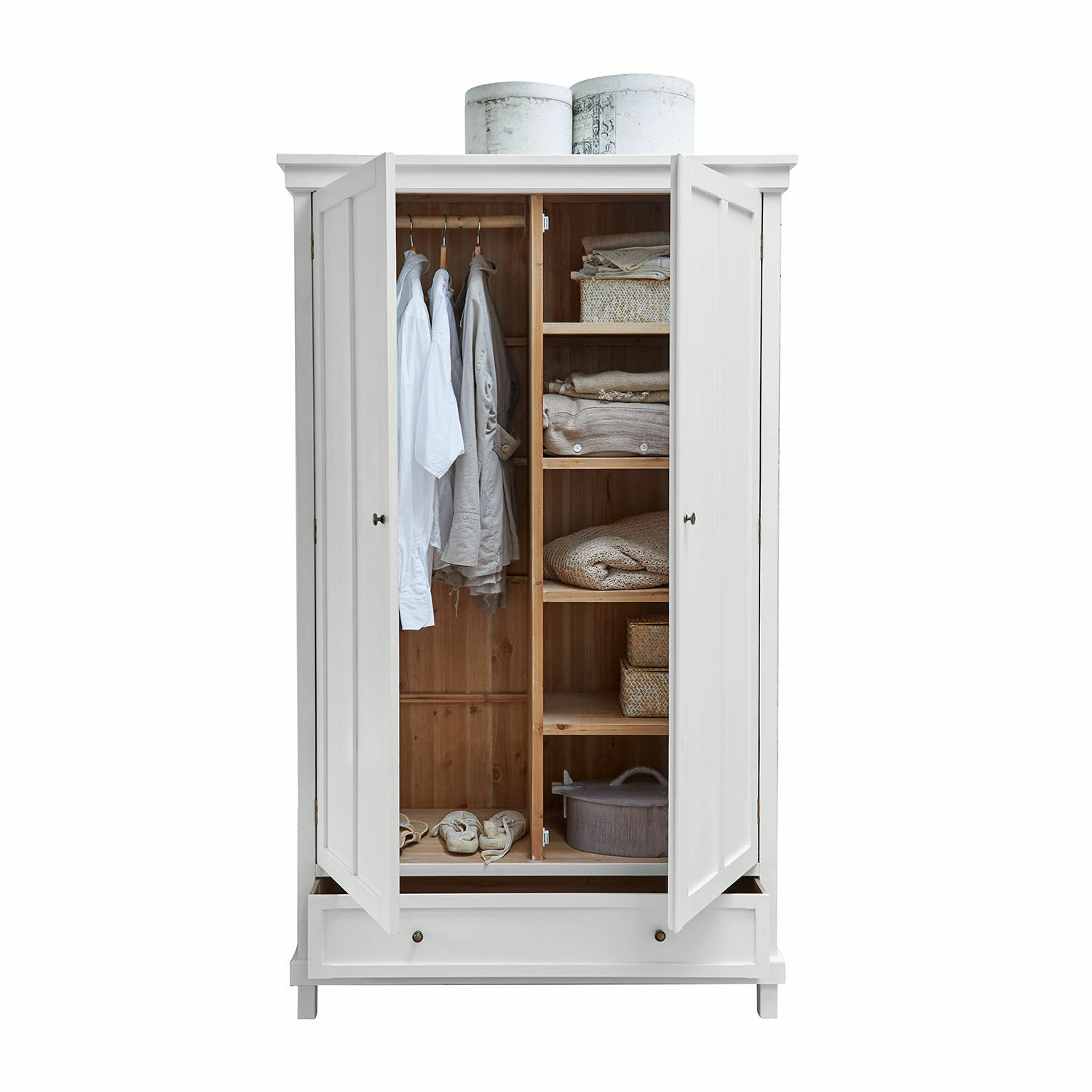 Armoire Sirevol Armoire en bois blanc avec portes ouvertes, étagères et penderie avec vêtements et boîtes