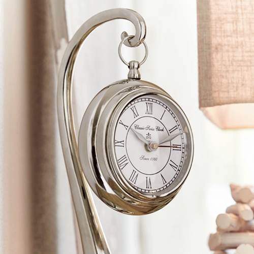 Horloge suspendue en métal argenté avec chiffres romains, décoration intérieure élégante