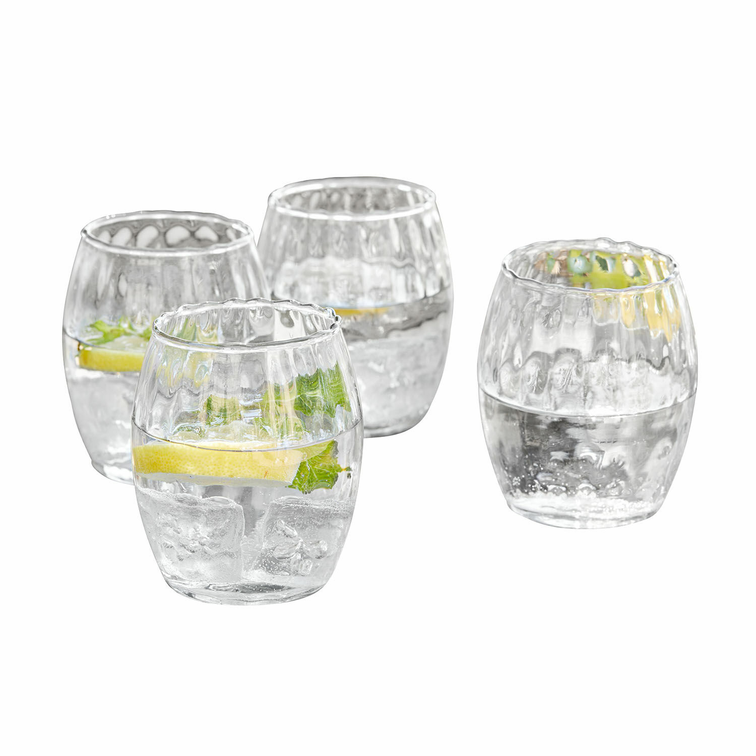Lot de 4 verres Bourgavin Ensemble de quatre verres transparents texturés remplis d'eau avec citron et menthe