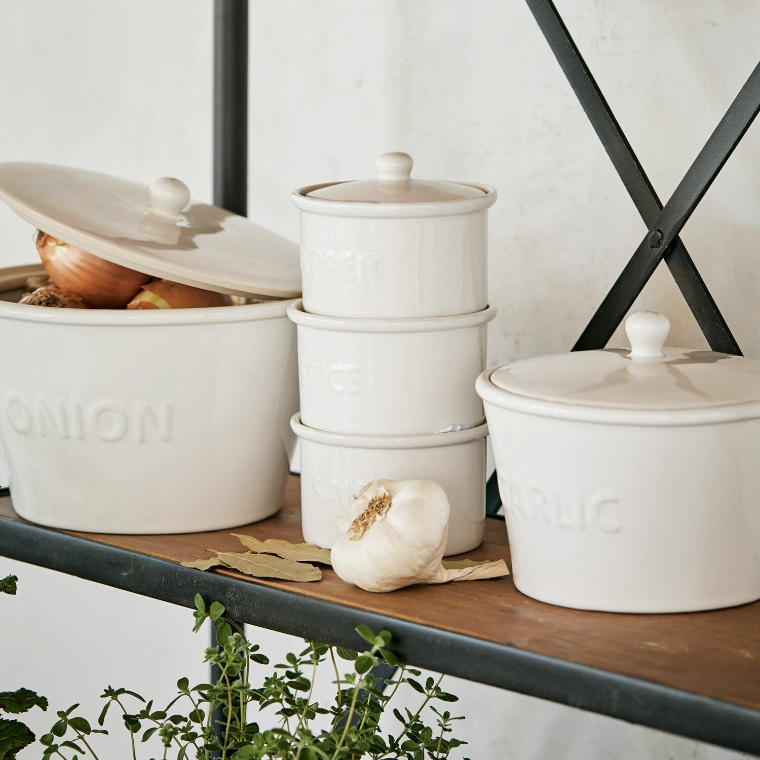 Pot à épices Mitrovis
