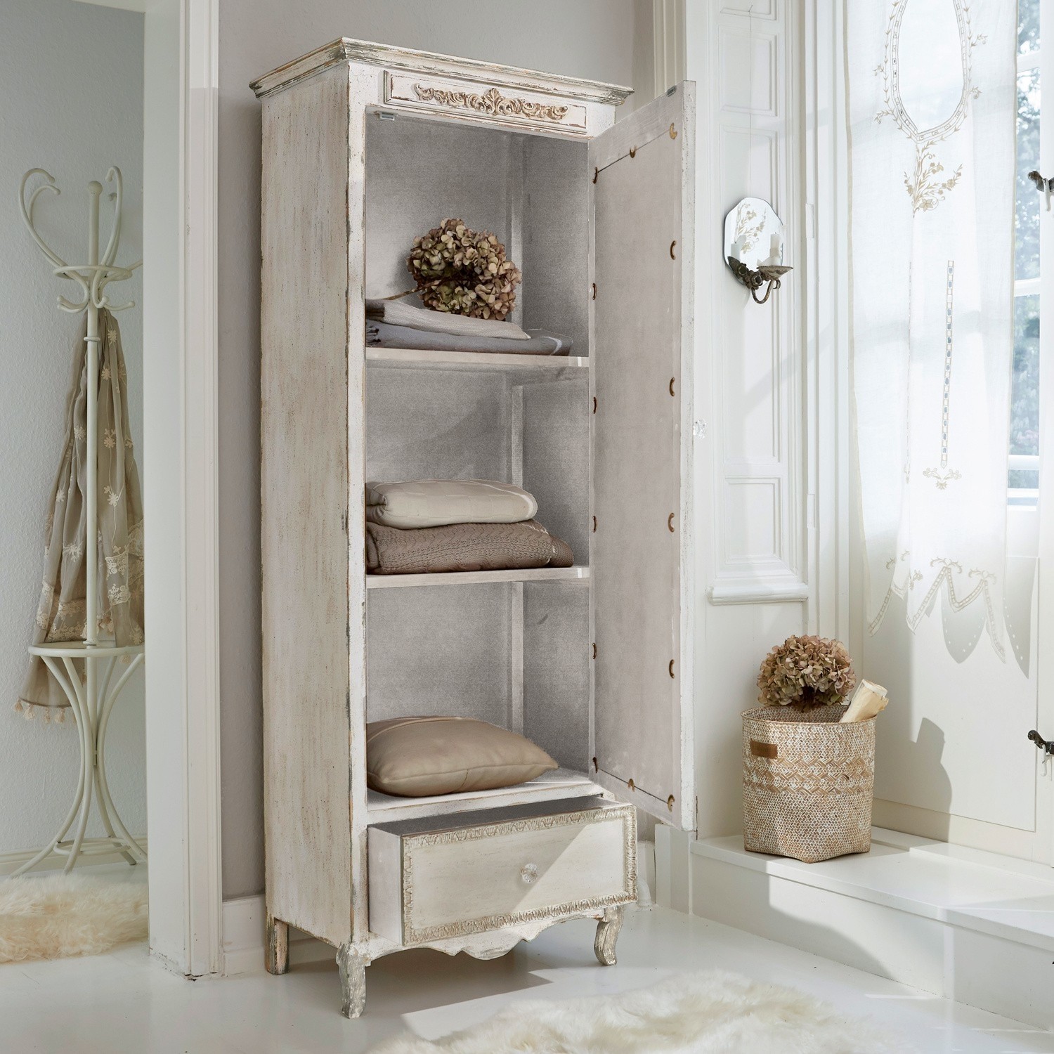 Armoire