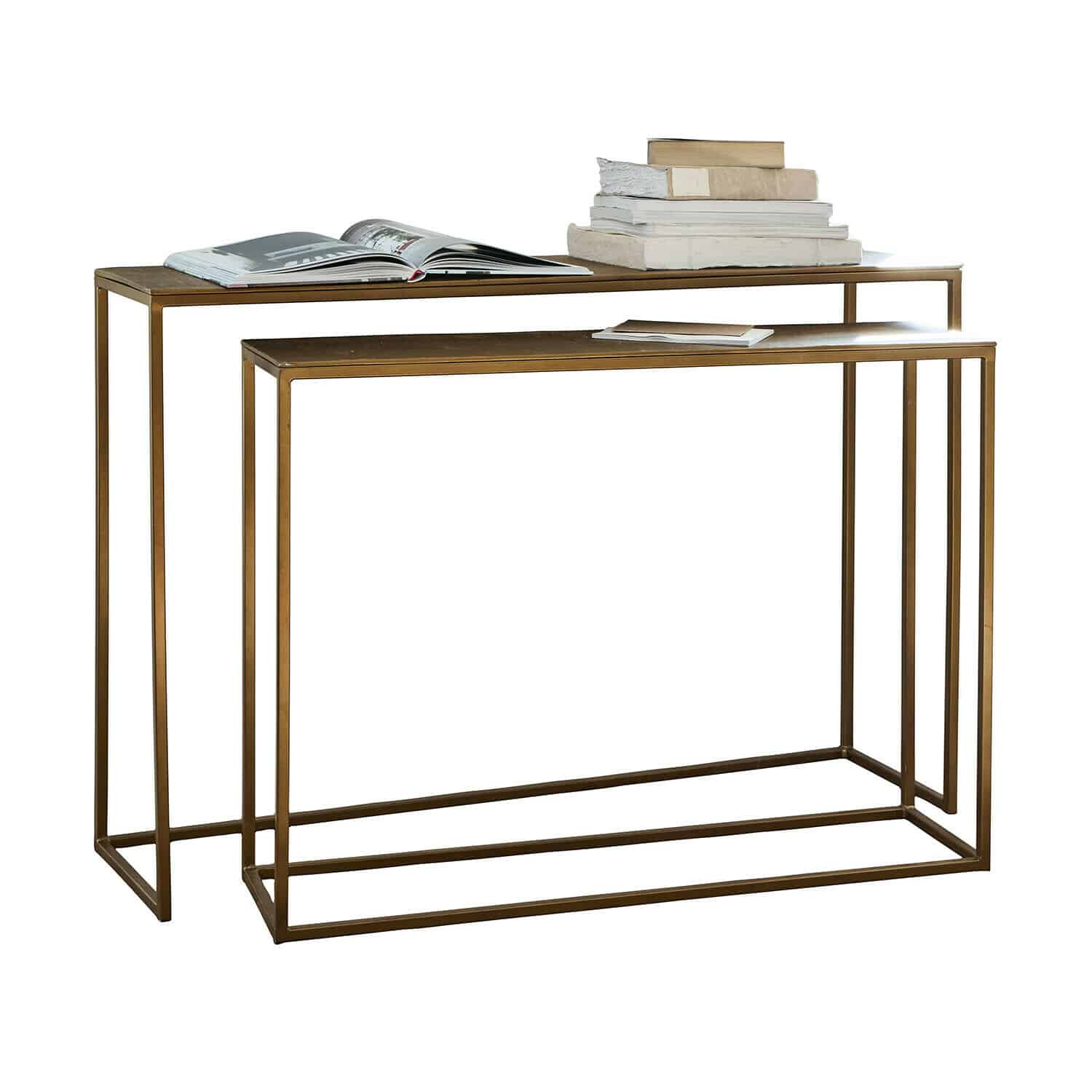 Lot de 2 consoles Olvenzo Ensemble de deux tables en métal couleur laiton avec livres posés dessus, design moderne et épuré