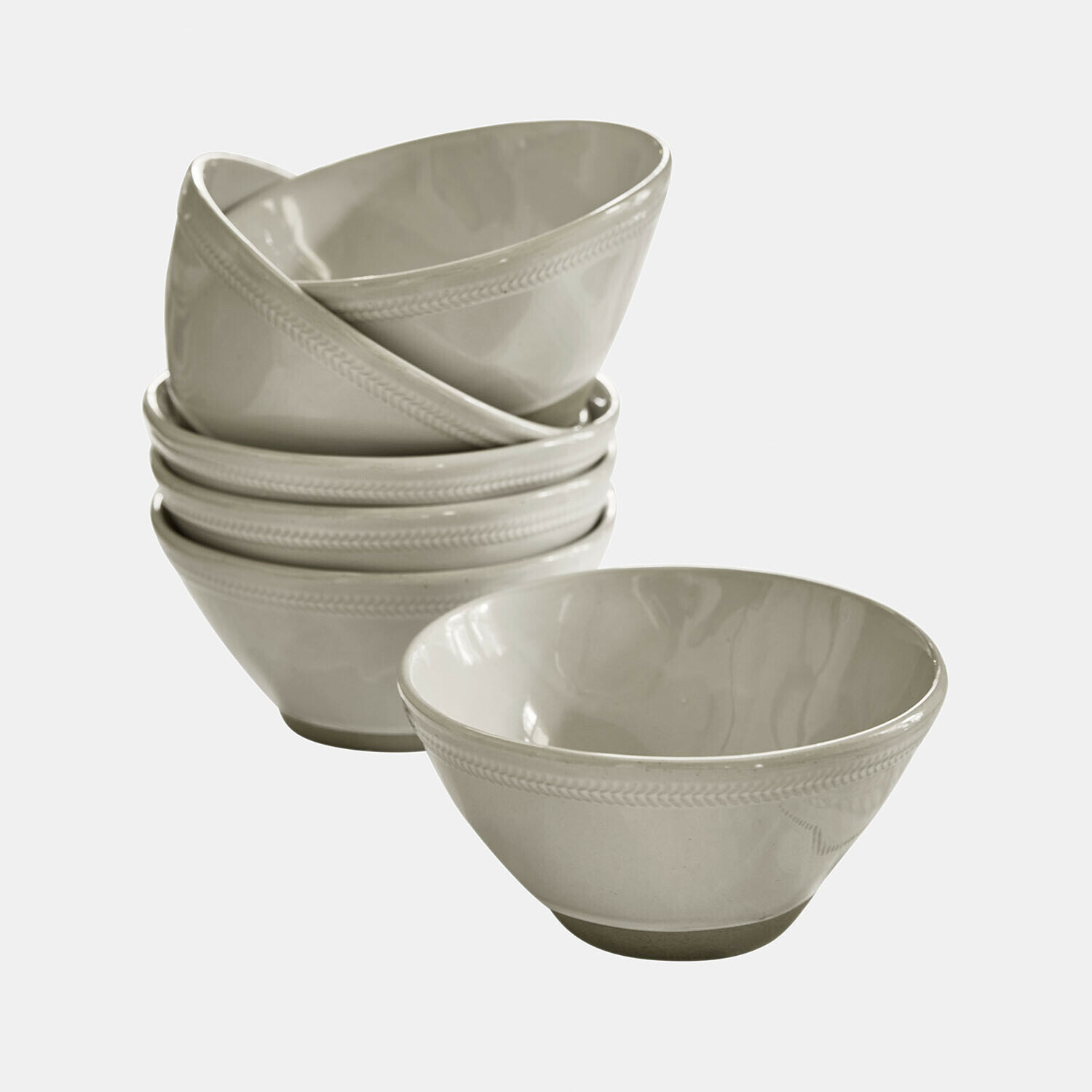 Ensemble de six bols en céramique crème avec motif discret sur le bord, parfaits pour servir des soupes