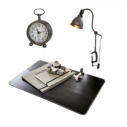 Ensemble industriel avec horloge en métal, lampe et tapis de bureau en cuir noir