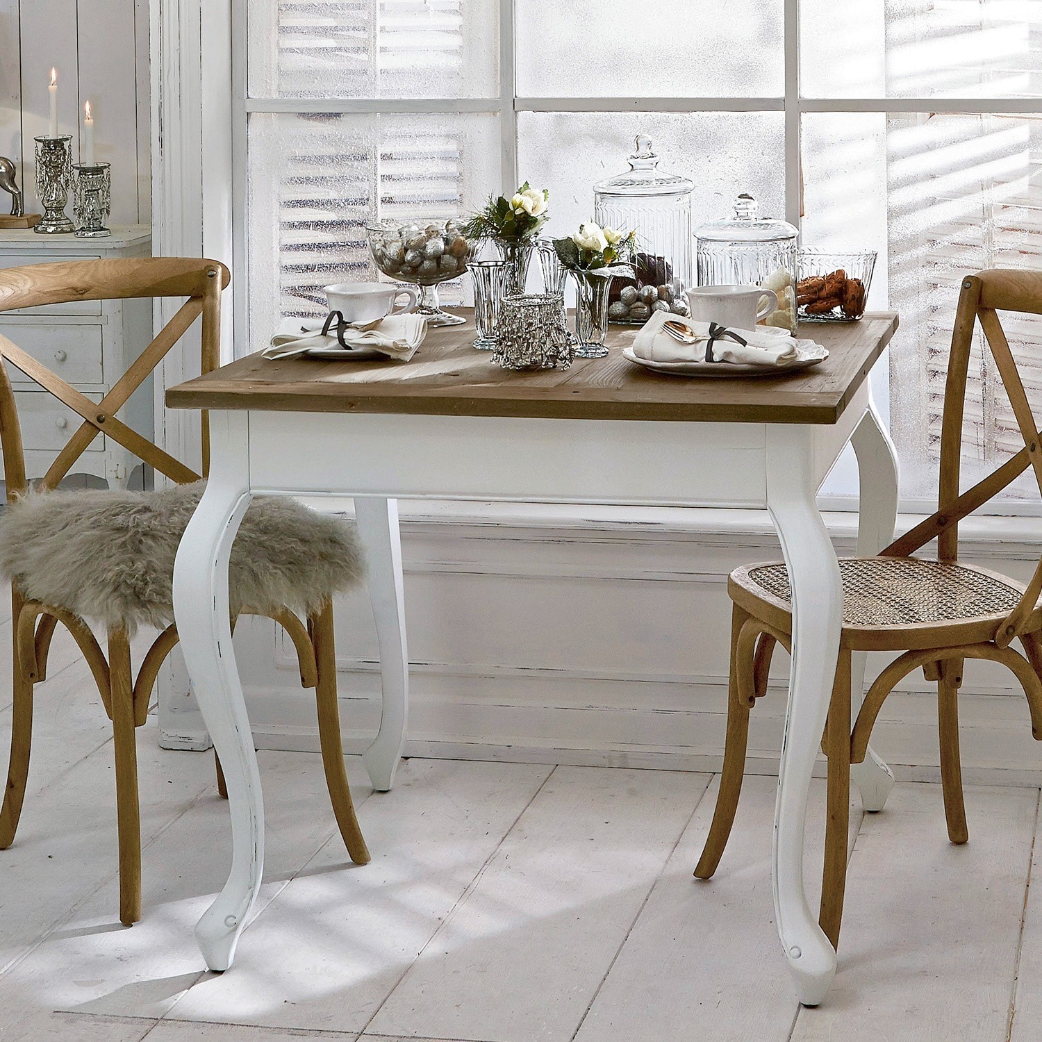 Table Colonia