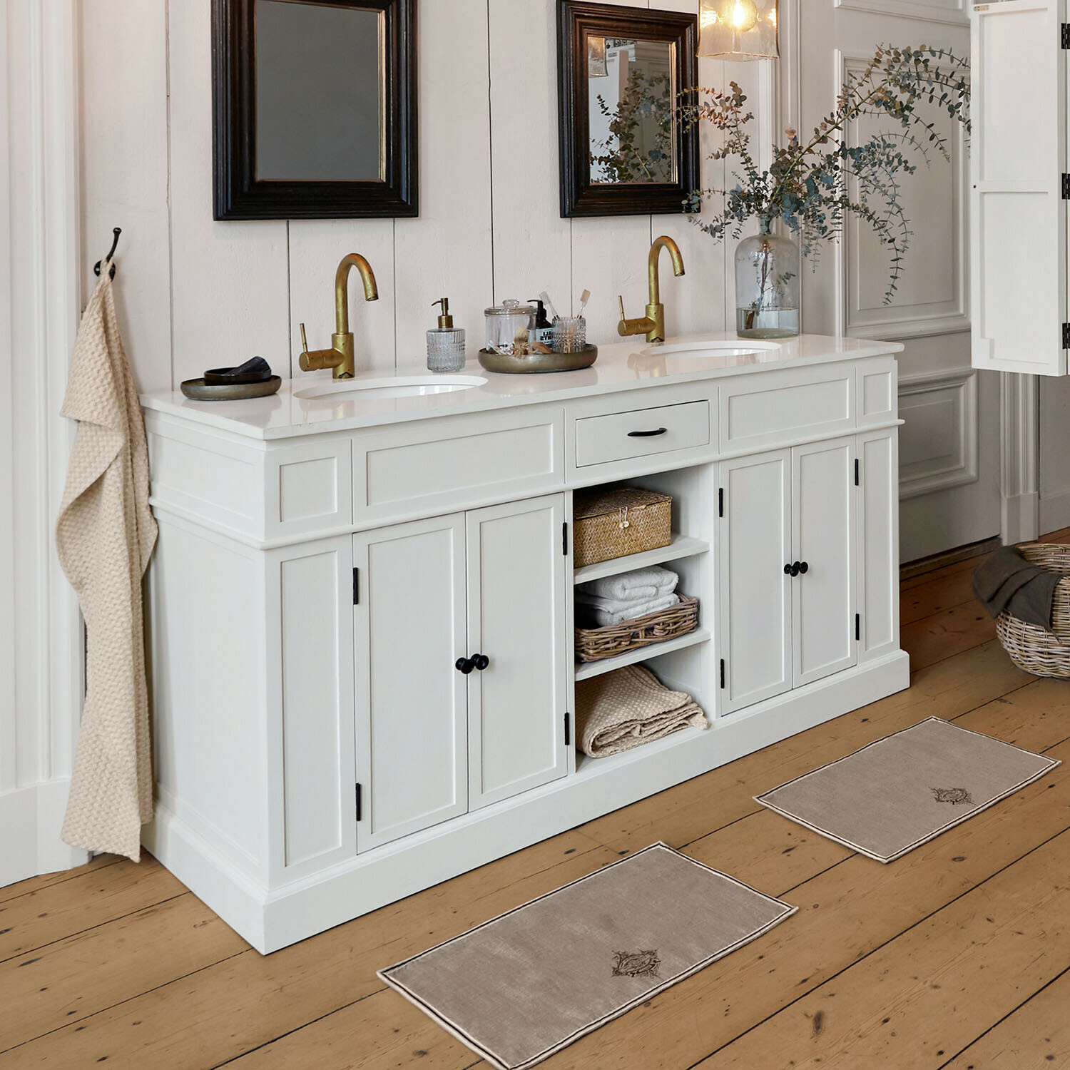 Meuble à double-vasque Lydia Meuble de salle de bain blanc en bois avec double vasque et robinets dorés, style vintage