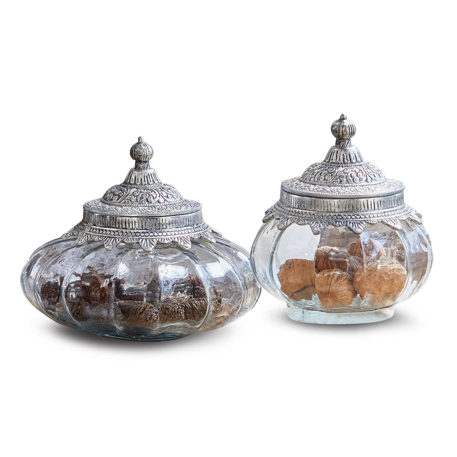 Lot de 2 pots Osayi Deux bocaux en verre décoratifs avec couvercles en métal argenté gravés, contenant des noix