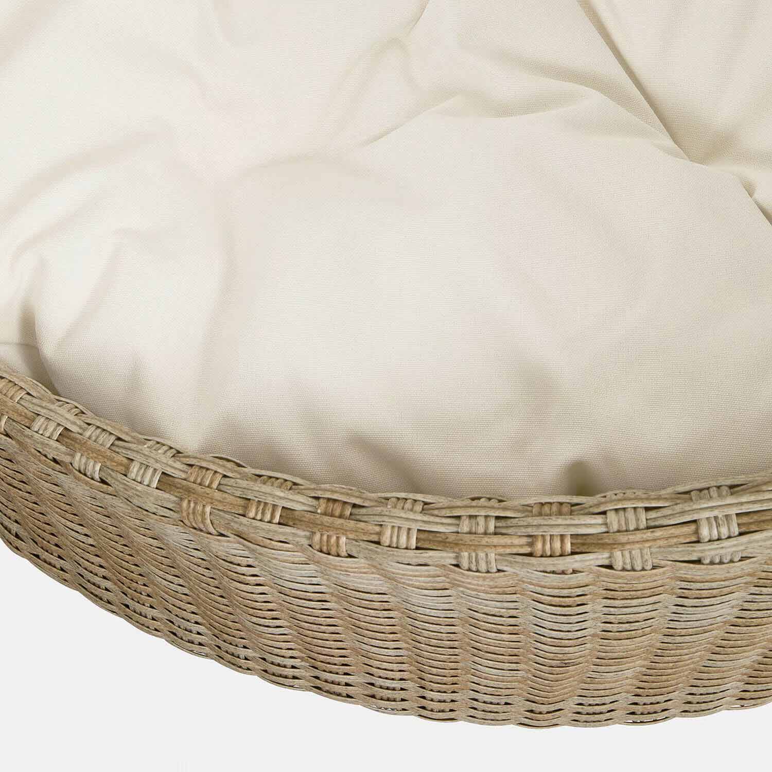 Panier rond en osier avec coussin crème, matériau naturel, couchage confortable