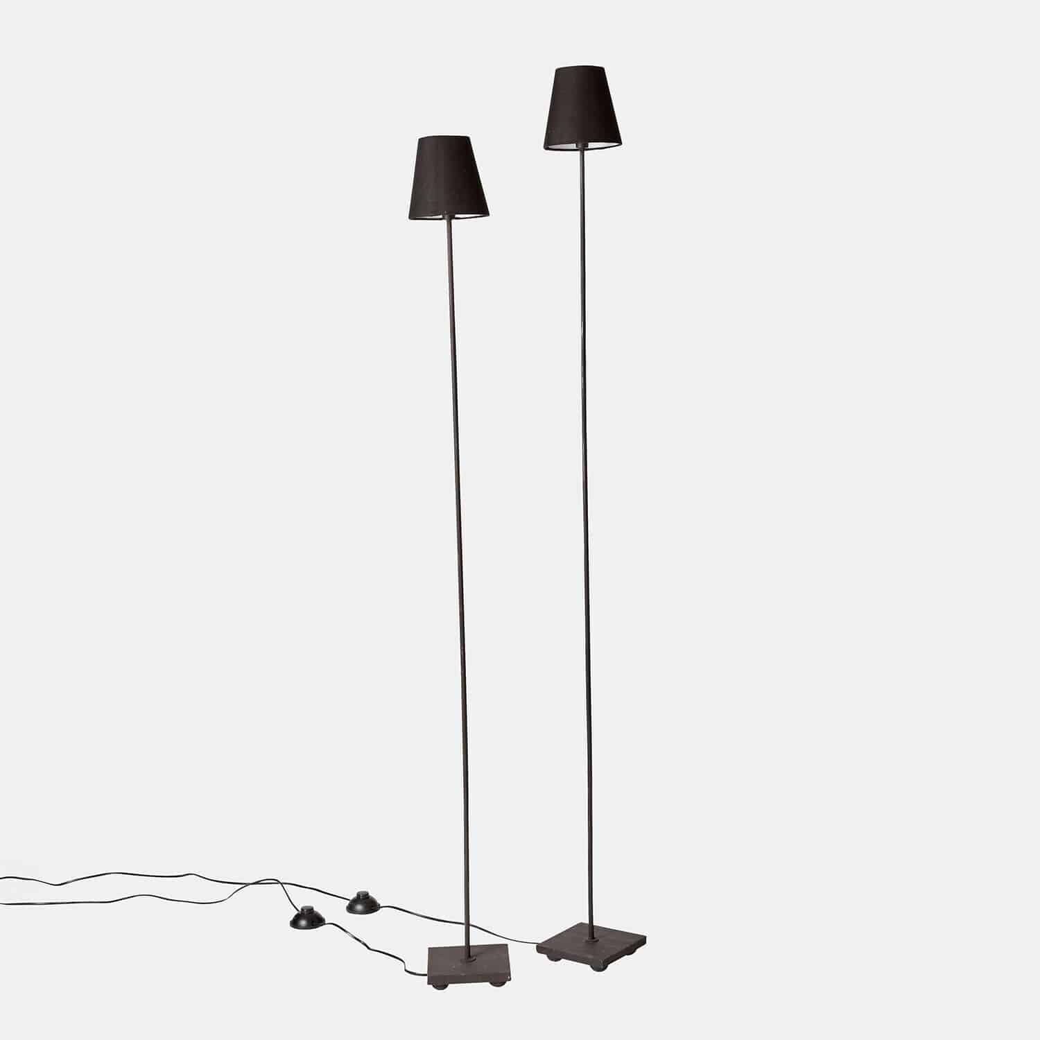 Lot de 2 lampadaires Tacoma Paire de lampadaires noirs en métal avec abat-jour, éclairage moderne pour salon élégant